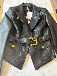 Giacca in eco pelle con dettaglio oro