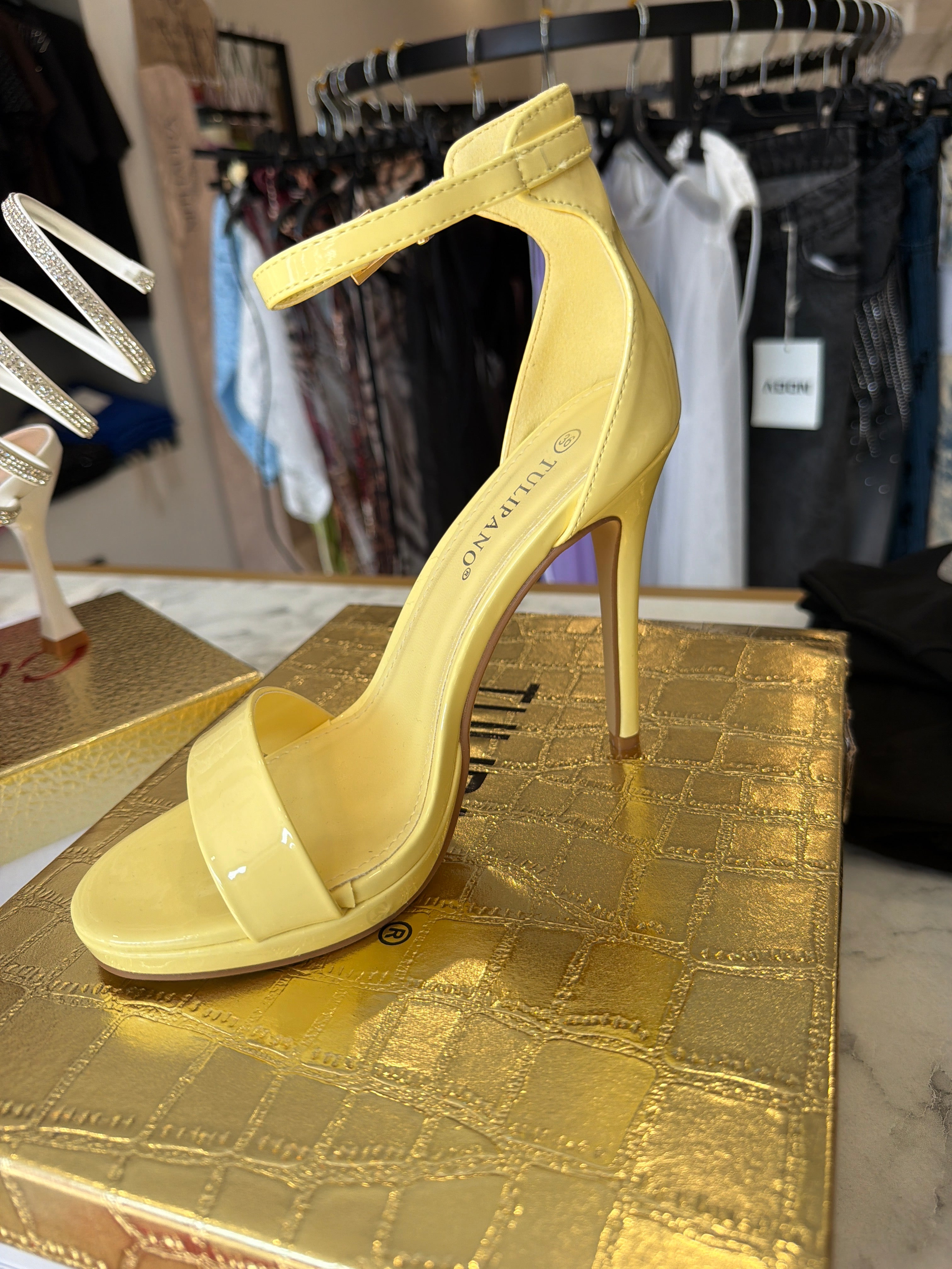 Tacco yellow