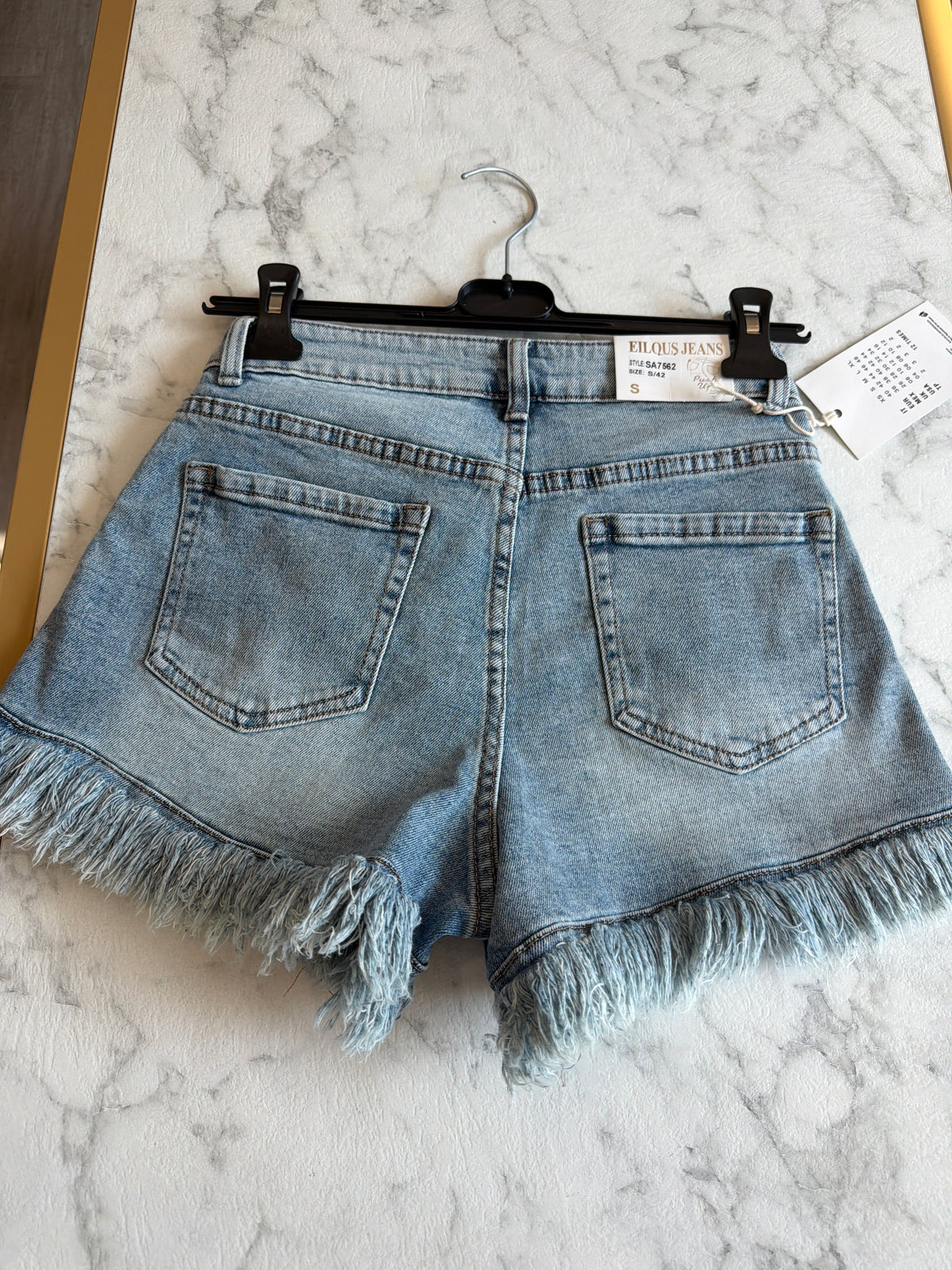 Short Denim sfrangiato