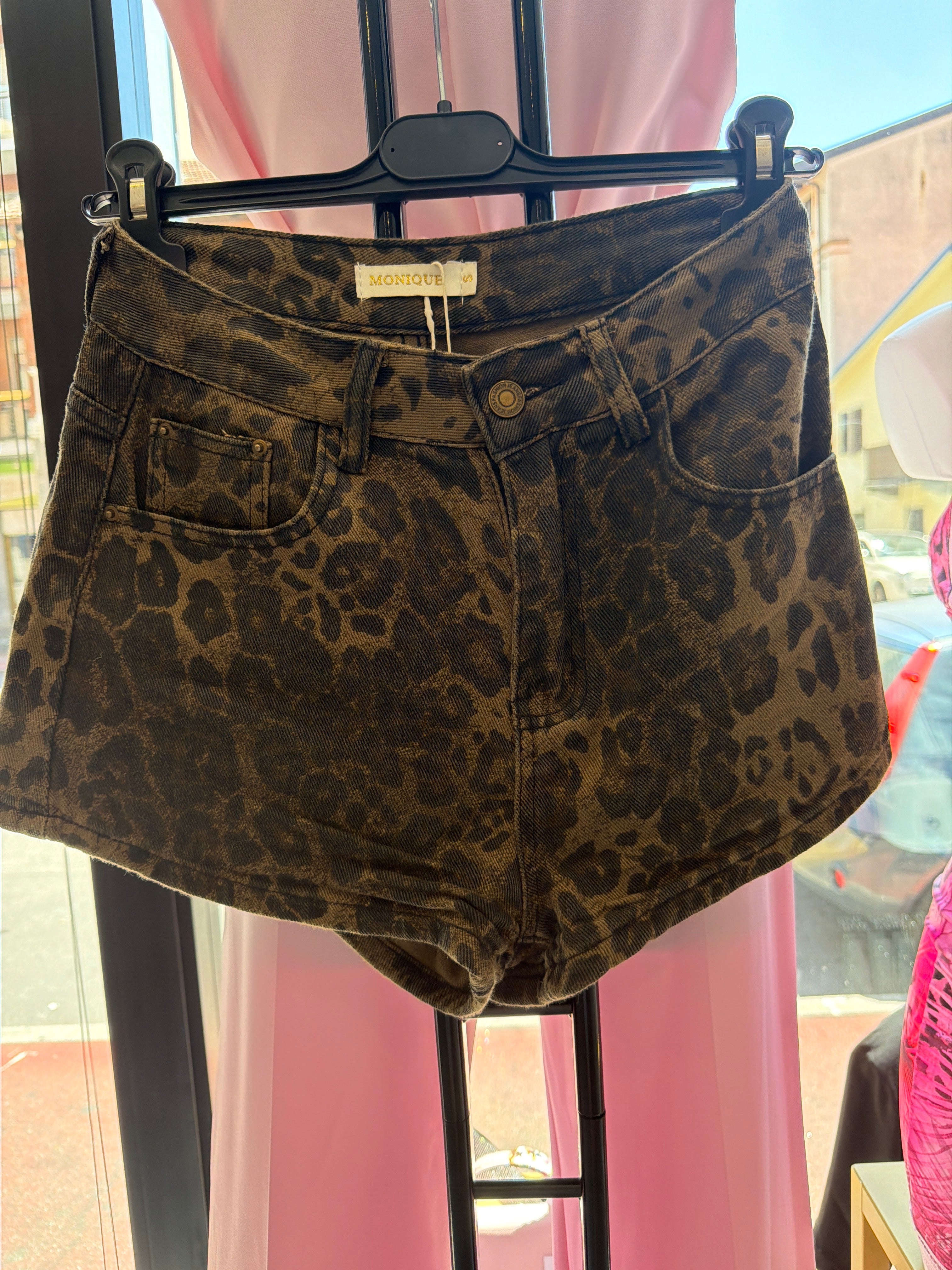 Shorts leopardati
